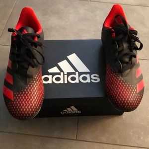 Adidas PREDATOR soccer cleats size 6 (US)